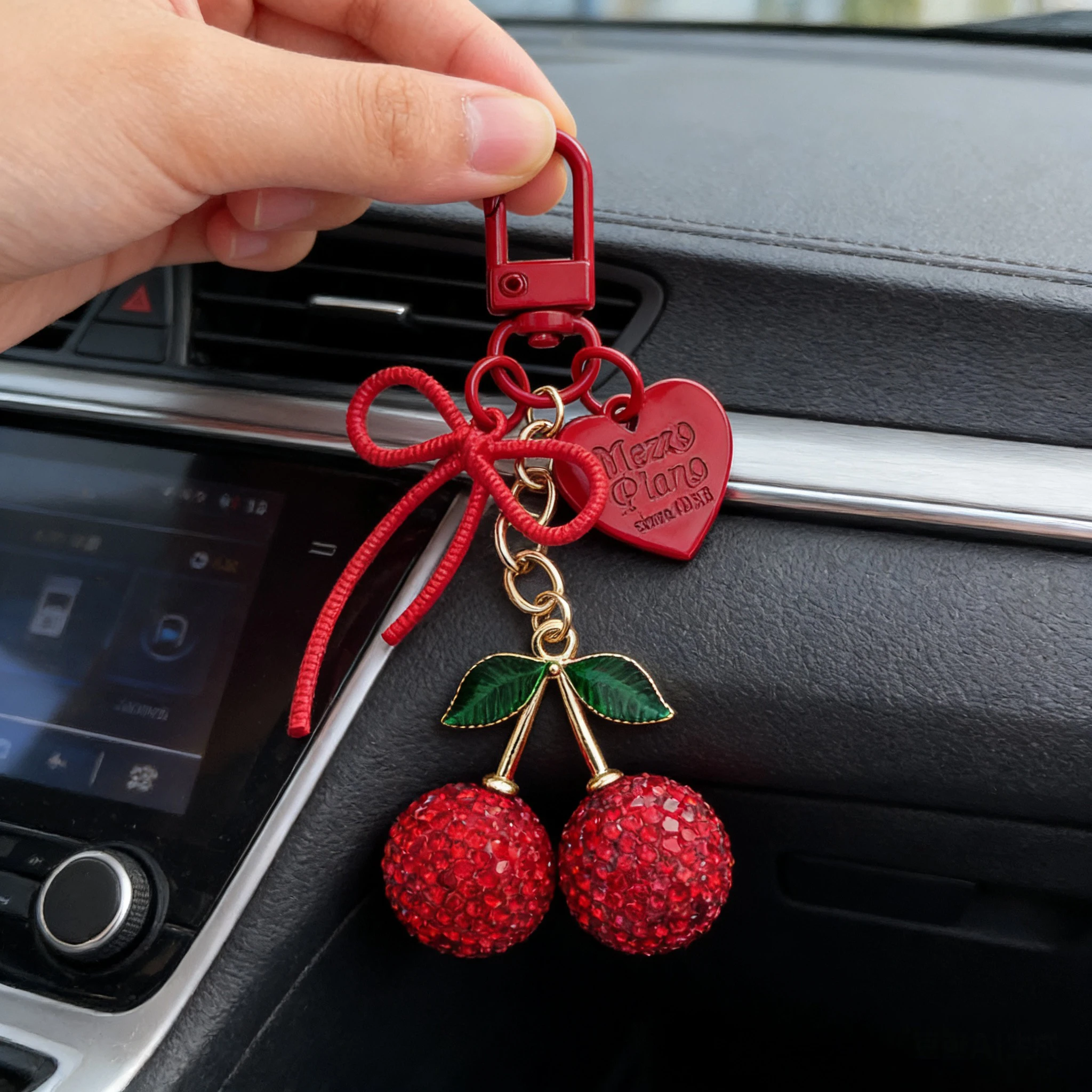 Niedlicher Frucht-Kirsch-Schlüsselanhänger Kreatives Herz Schmetterling Schleife Kirsch-Taschenaccessoire Modischer Auto-Schlüsselring Geschenk – Detail 4