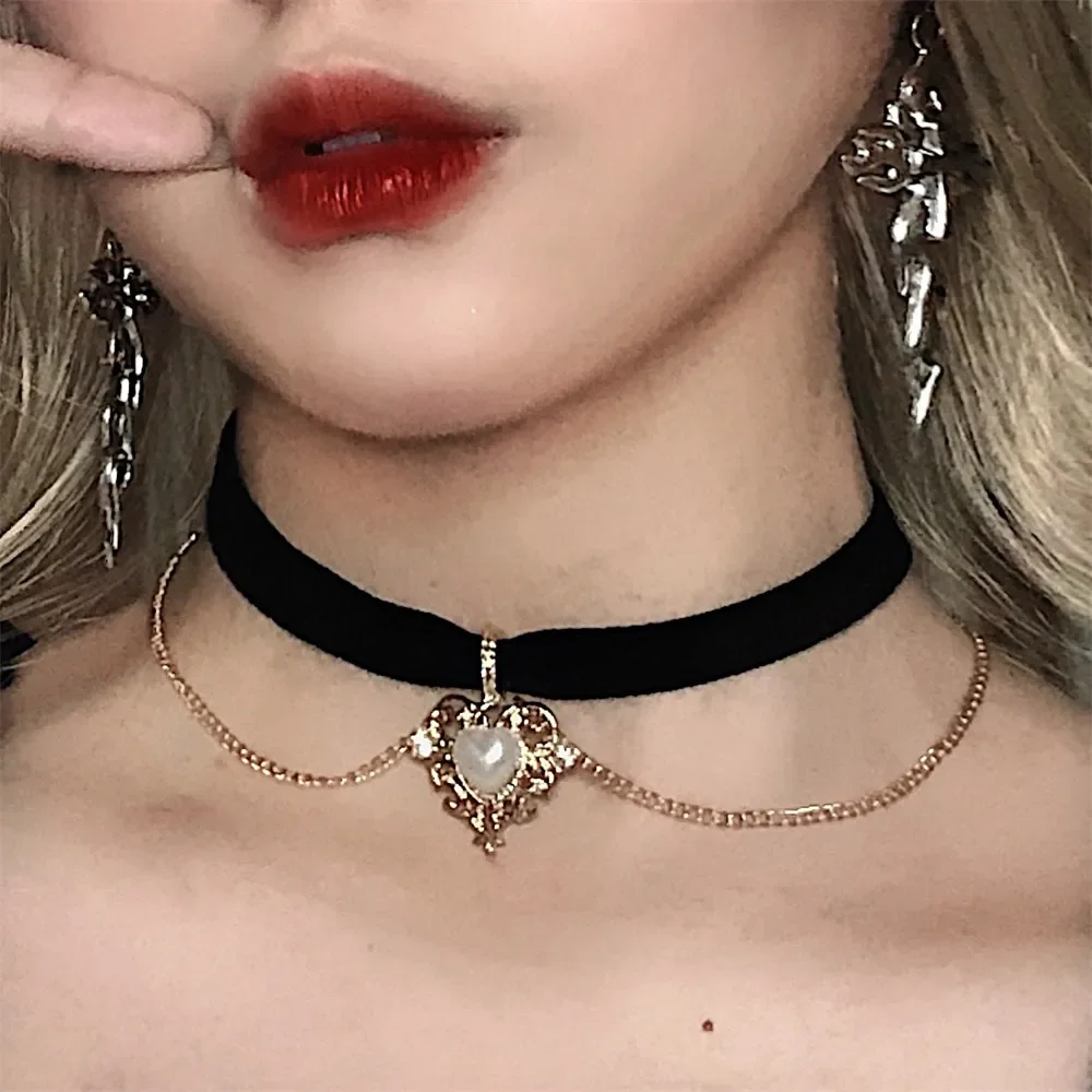 Vintage Velvet Chain Choker Necklace Gothic Heart Imitation Pearl Pendant Collar Women Clavicle Chain Necklace Party Jewelry