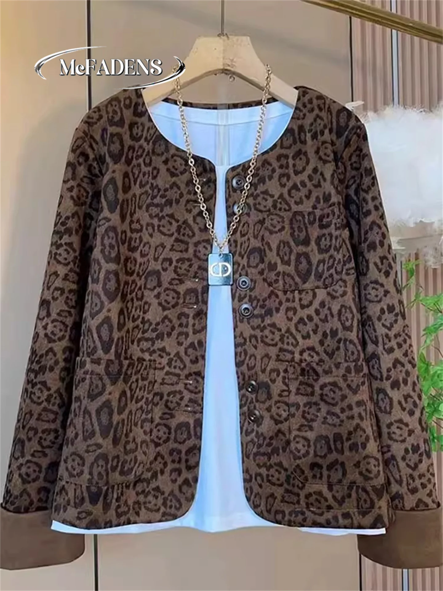 

Hong Kong plus Size Women's Faion Casual Age-Defng Outerwear Loose Meat-Covering Slimming Top Spring New Arrival European...