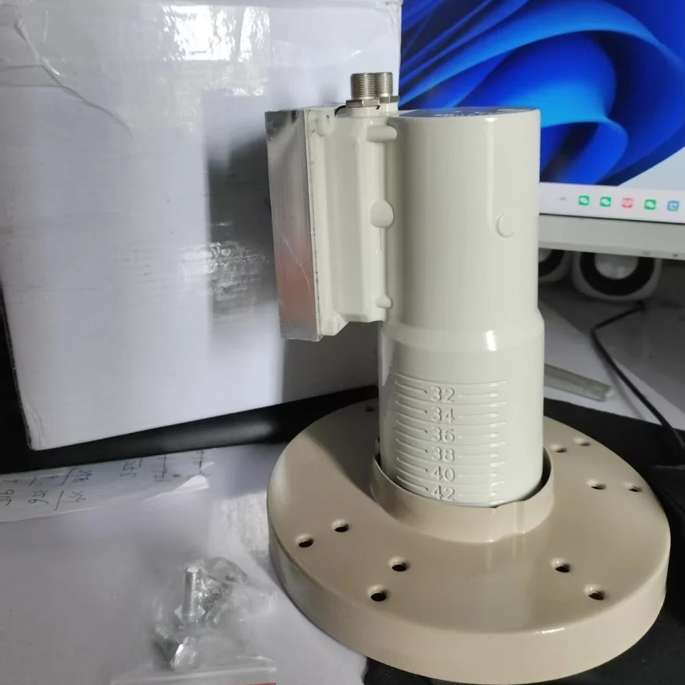 C-Band LNB LNBF BT-380 Single Digital Satellite HD FTA C2 W-PLL Wideband with Two Outputs for Satellite TV Reception