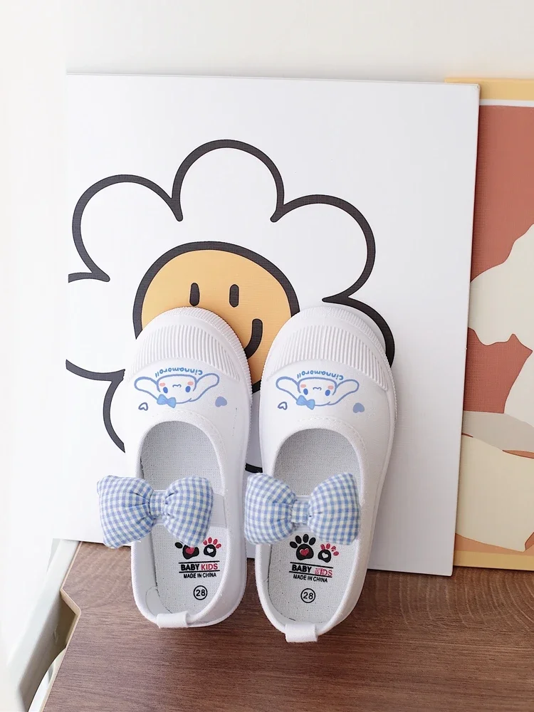 MINISO Sanrio Melody Kuromi Cinnamoroll Rabbit Kindergarten Bow piccole scarpe bianche Boy Girl Baby Indoor Leisure Time scarpe di tela