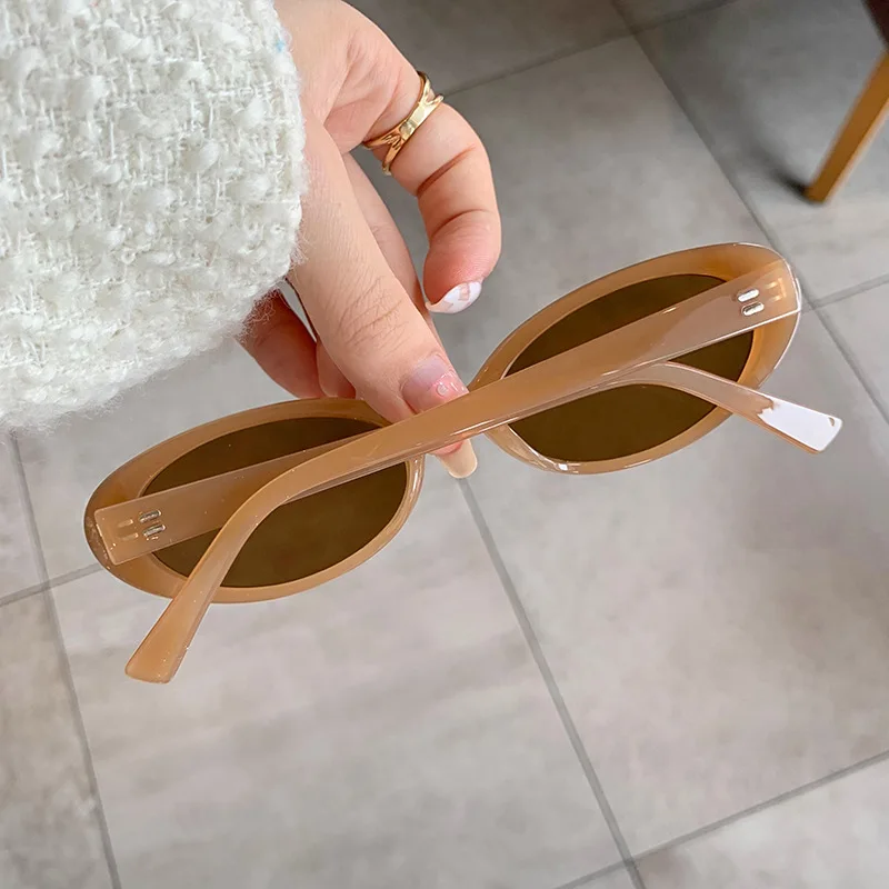 Vintage Small Oval Sunglasses Women Men Rivets Shades Fashion Luxury Sun Glasses uv400 Retro Brand Female Sunglasses Oculus