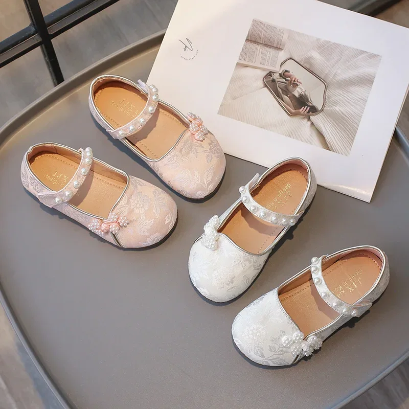 Sapatilhas de fundo macio estilo chinês infantil, sapatos elegantes princesa, sapatos chiques para crianças, sapatos casuais de couro doce, moda infantil, versátil