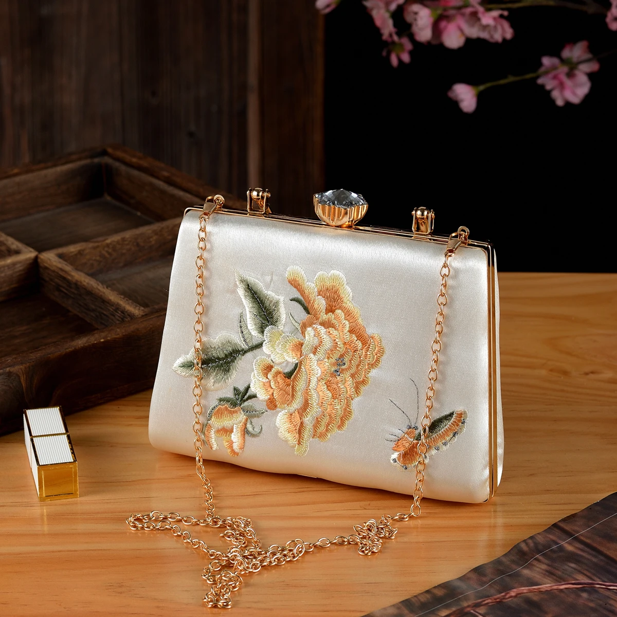 

Cavesha New style bag Chinese style embroidery women's bag Retro gift bag Hand-held crossbody bag with antique dinner bag