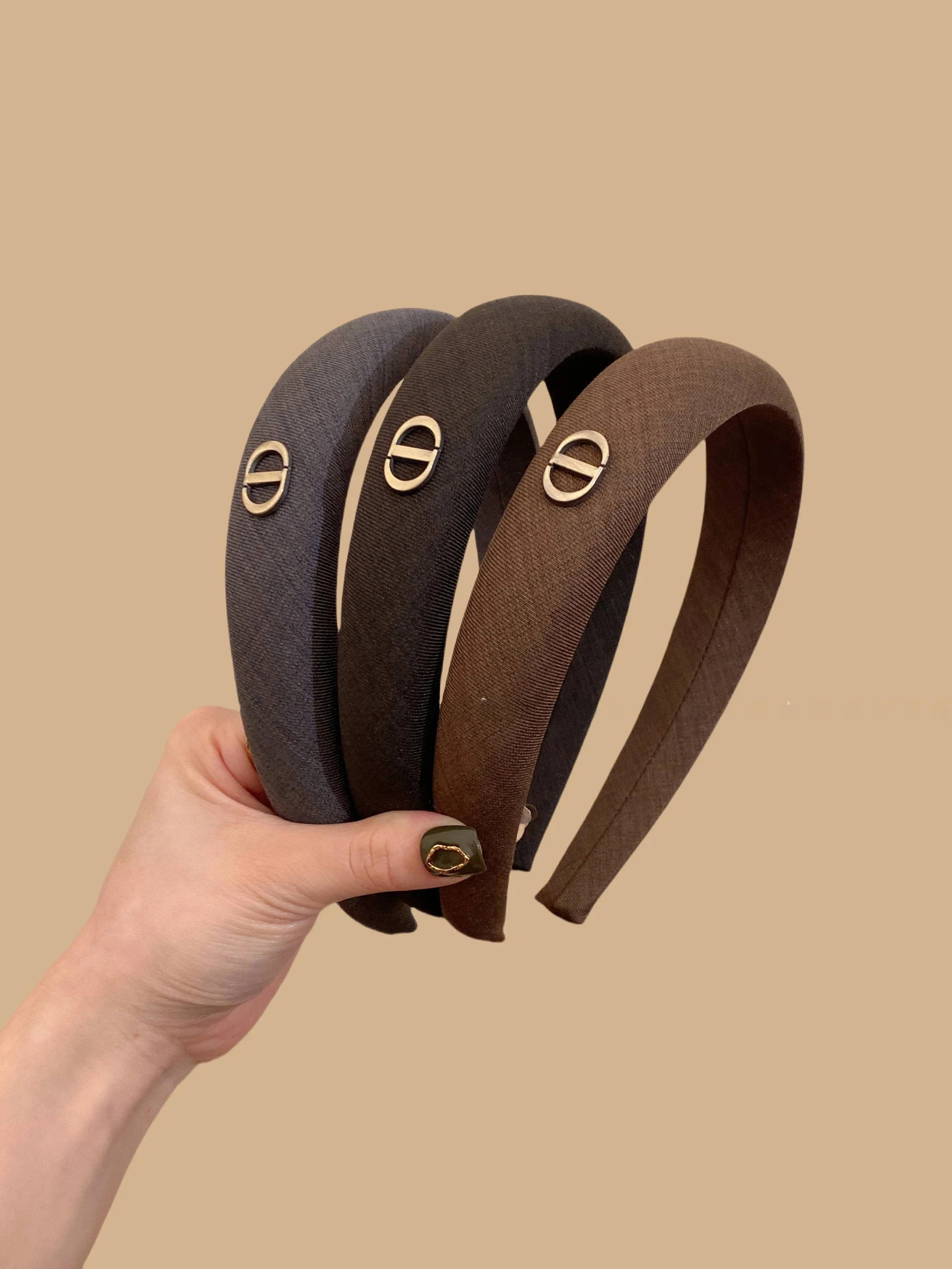 Elegant Women's High Top Sponge Hairband Versatile Low Maintenance Hair Accessory for Washing Face And Daily Wear