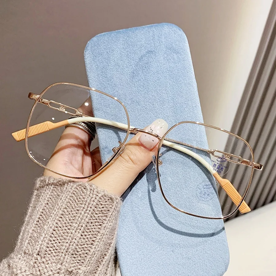 High-Appearance Glasses for Women with Metal Square Frames, Versatile for Daily Use, Home, Commuting, and Visual Protection