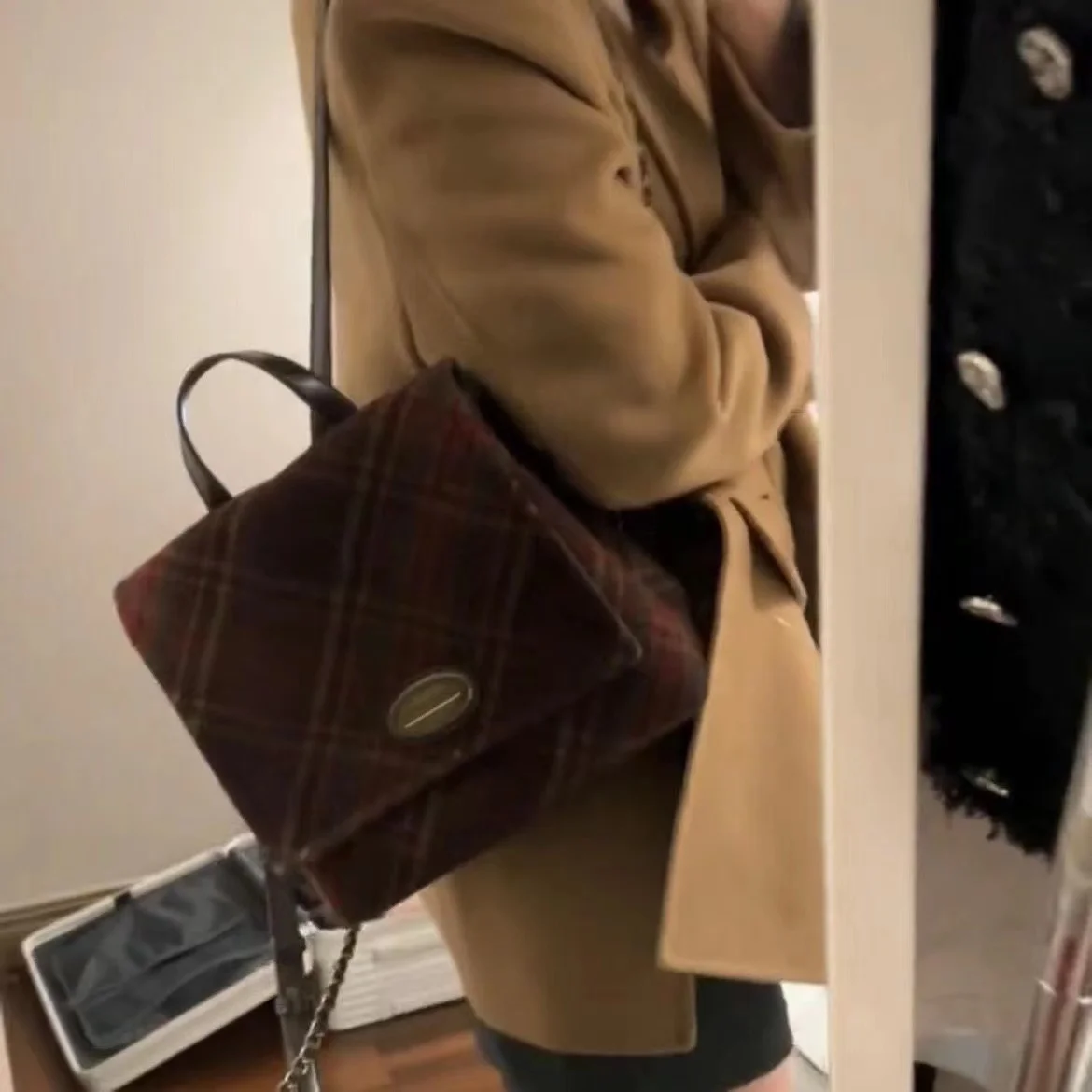 

Оригинальный дизайн, осенне-зимняя уникальная ретро-красная сумка And een Plaid Hasta Pleasure, высококачественная сумка для молодежи и ежедневного использования Briti S...