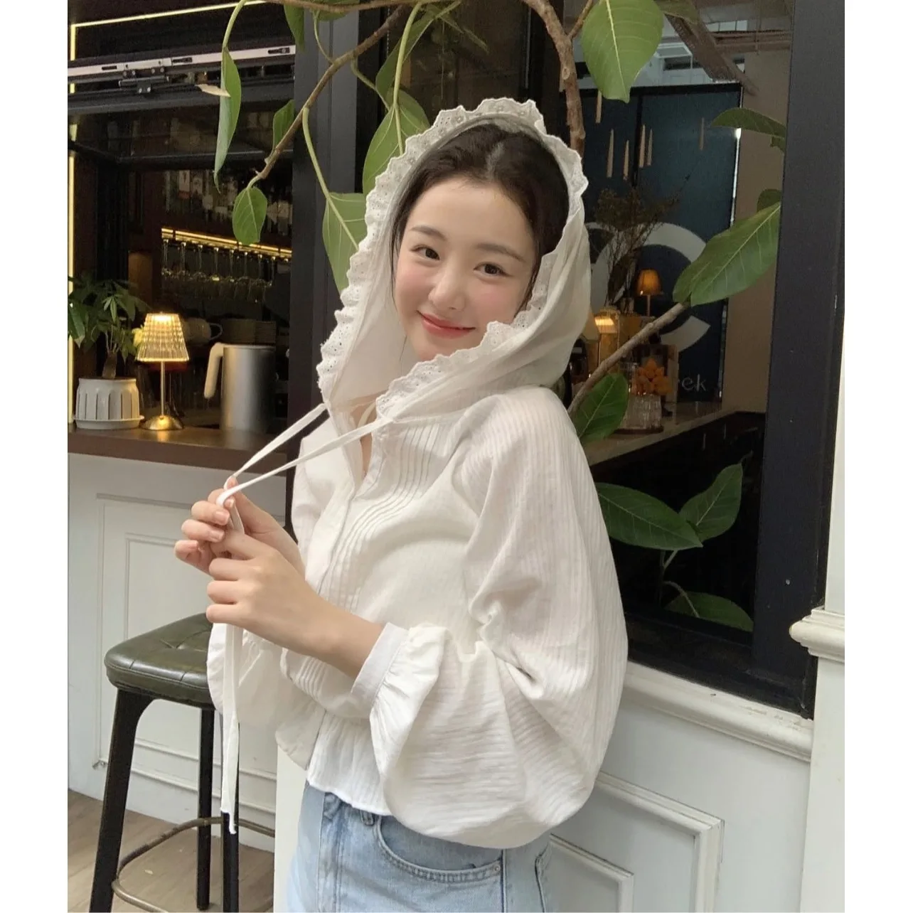 

Elegant Long Sleeve Lace Shirt Elastic Waistband Chic Design Sensation Floral Trim Trendy Top for Women Breathable Polyester