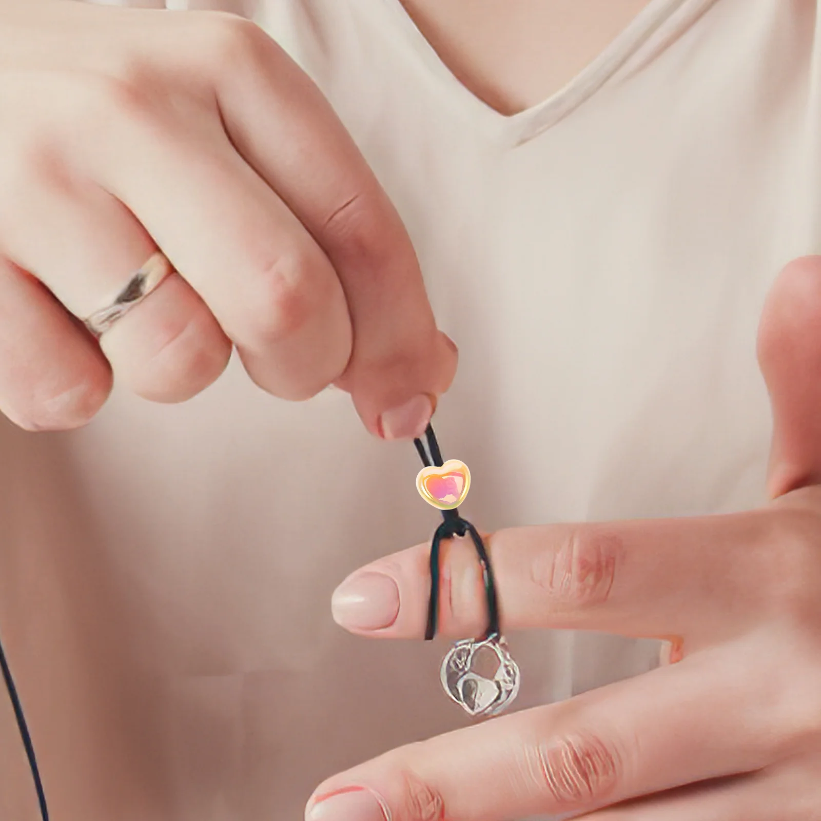 

30Pcs Acrylic Heart Beads Colorful Loose Spacer for DIY Jewelry Making Craft Projects Bracelet Necklace Phone Charm