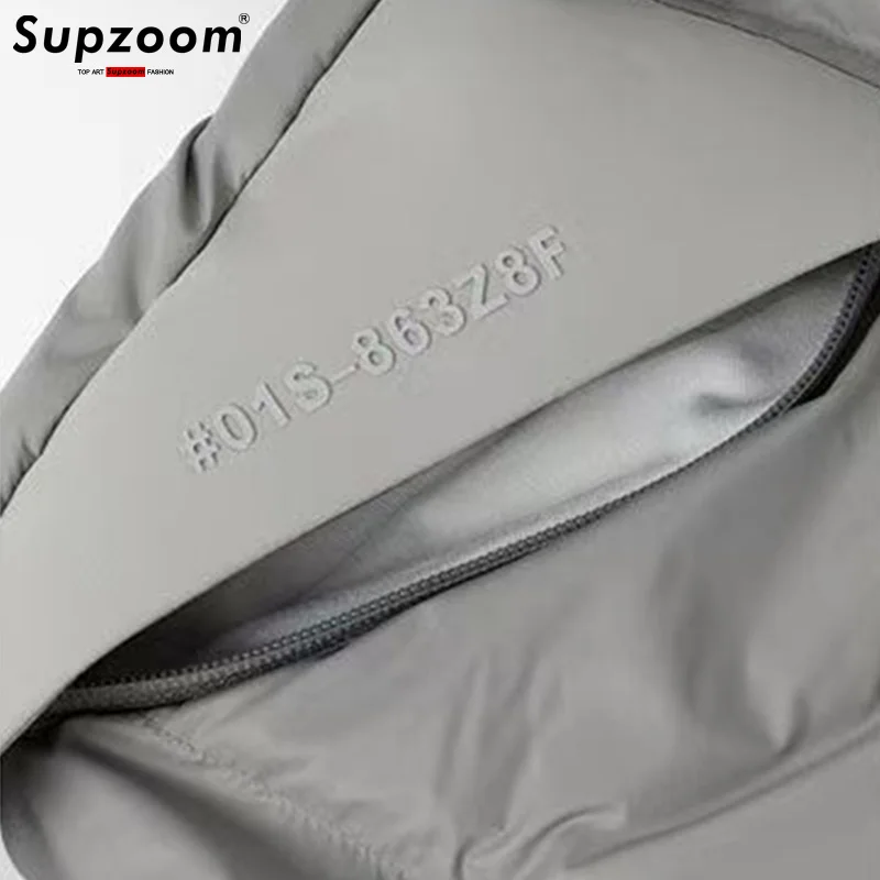 Supzoom 2025 وصول جديد قمة الموضة لصق سميكة الشتاء مثلث ماركر مقنعين الدافئة عادية شتاء أسفل السترات الرجال