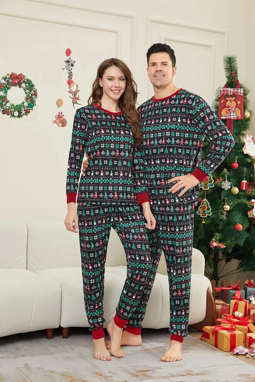 New 2024 Family Christmas Matching Outfits Allover Print Pajamas Women Men Boys Girls Clothing Set Baby Dog Romper Pjs Xmas Look