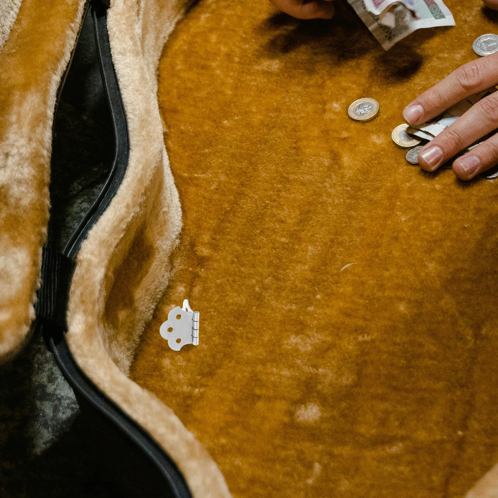 

1Set Cigar Box Guitar 3 String Metal Tailpiece Silver Hinge Tailpiece with Screws Durable for Cigar Box Guitar