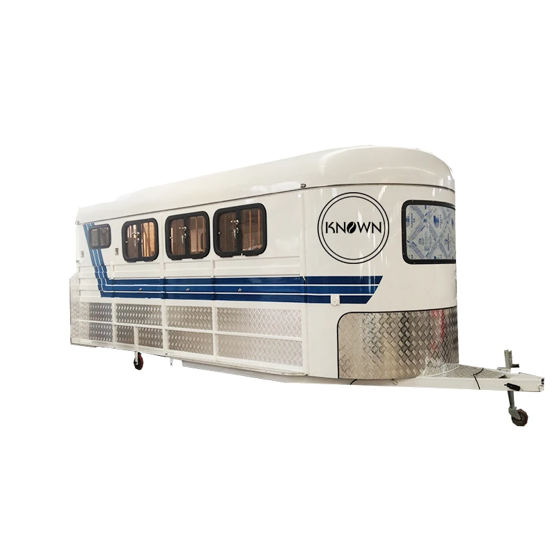 High Quality Horse Float Trailer Truck with Door Windows Transport for Animal Made in China for Sale