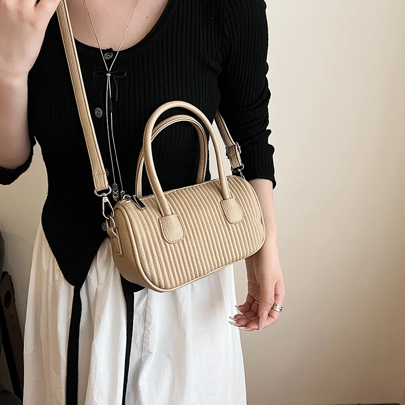

Small Tote Bag Women's 2025 New Handbag High-End Commuter Single Shoulder Crossbody Bag Solid Color Pu Leather bolsa feminia