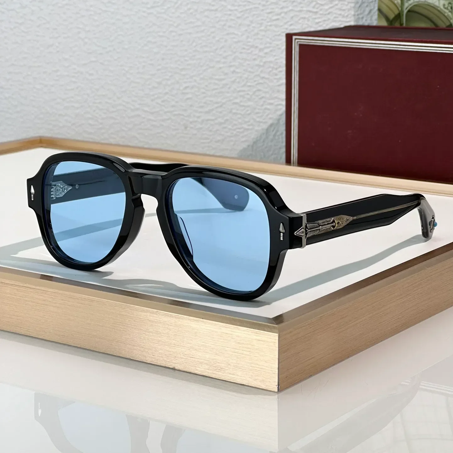 نظارات الموضة للنساء والرجال الأحمر CLOUO نمط المضادة للأشعة فوق البنفسجية لوحة الرجعية إطار كامل تصميم خاص نظارات صندوق عشوائي