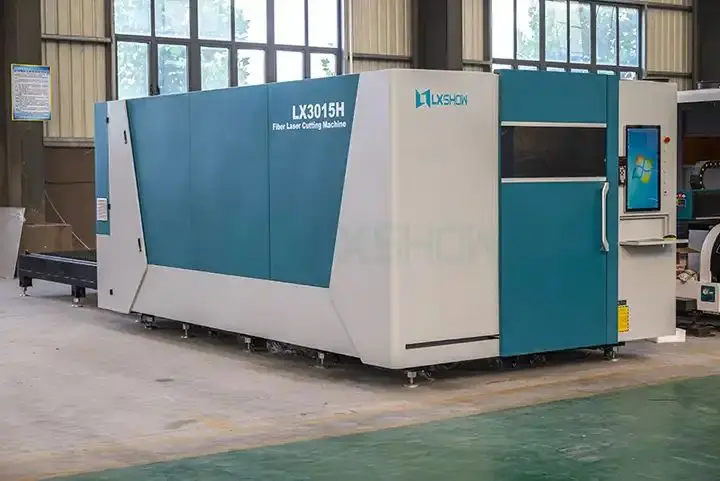 Máquina de corte do laser da fibra com tabela da troca, tampa da segurança, folha do metal, certificação do CE, 3000W, 6000W, 3015