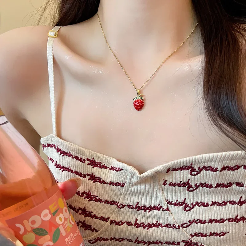 

Cute Strawberry Necklace, Female Gold Color Sweet Pendant Necklace Summer Party Birthday Jewelry Accessories Gifts