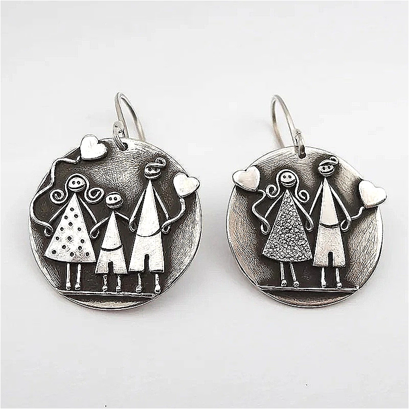 Creative Vintage Hand Carved Family Pattern Round Pendant Earrings Women Fashion Festival Celebration Jewelry Accessories Gifts
