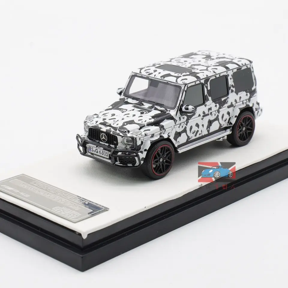 

MotorHelix Mercedes-Benz G63 AMG 2019 Panda Painted Large G Model 1:64 MH