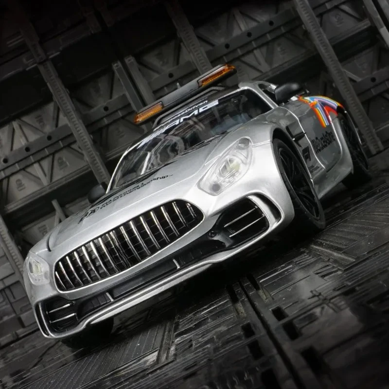 1:24 Mercedes GTR carro de segurança de corrida, portas de modelo de carro de liga e porta-malas do capô do motor podem ser abertas tem funções de som e iluminação