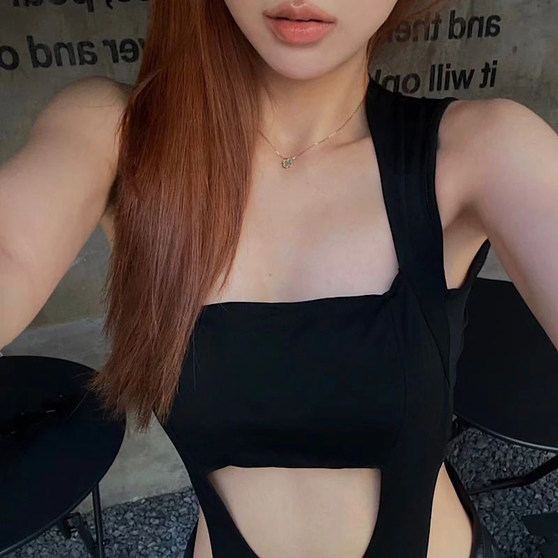 2025 new black high-end texture sexy vacation one-piece triangular hollow swimsuit bikini women's summer swimsuit