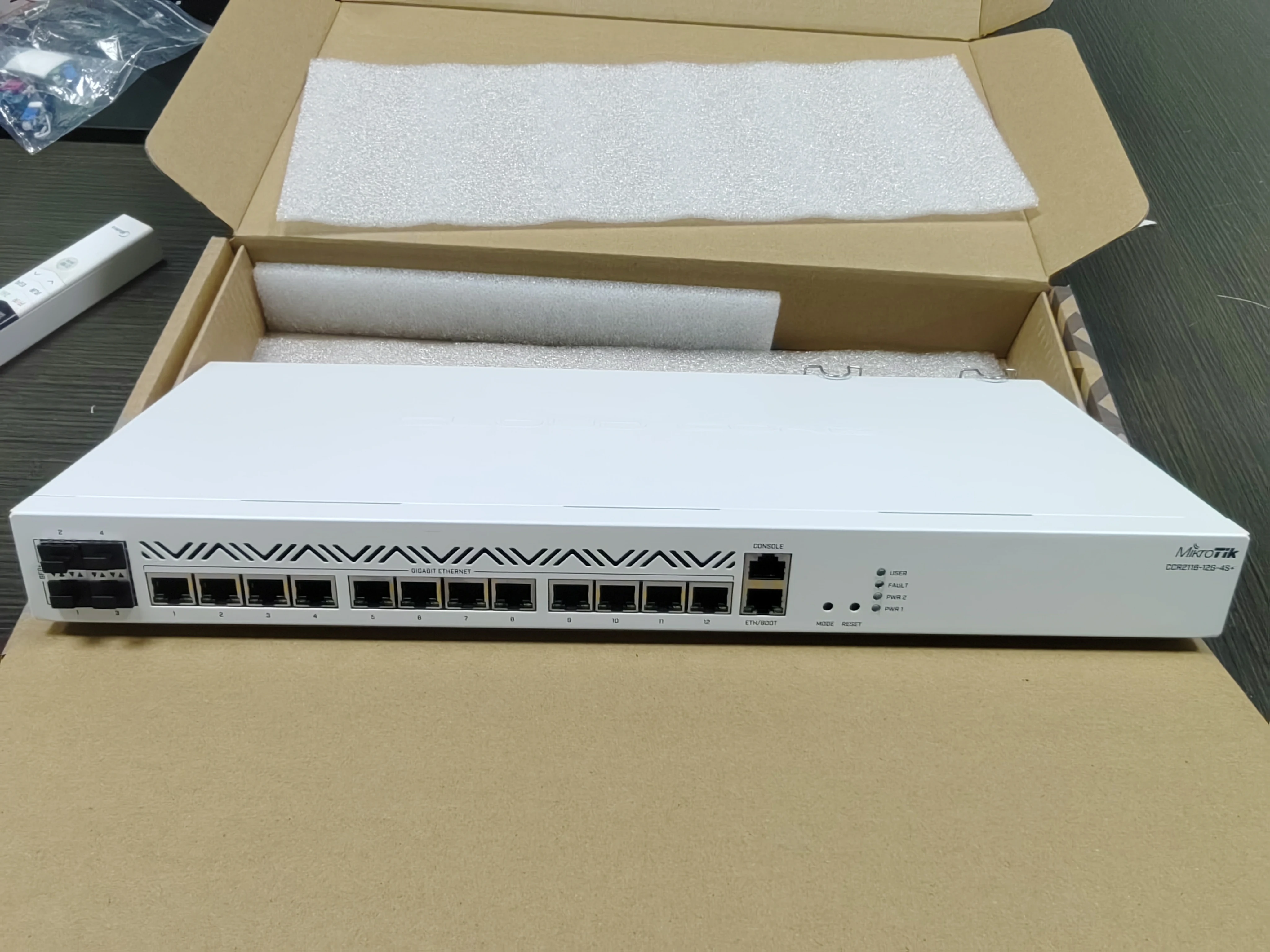 MIKROTIK Router CCR2116-12G-4S+ 4*10G SFP+ 16GB