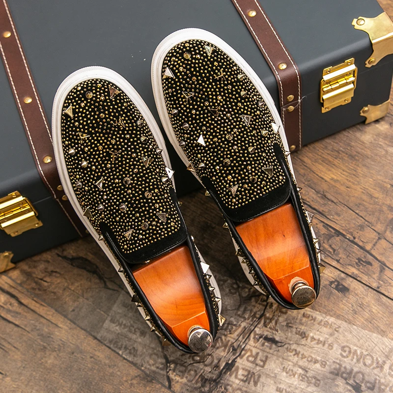 

2025 Men Tide Leather Casual Shoes Luxury Embroidery Twinkling Rhinestone Flat Shoes Leisure Sneakers Loafers zapatillas male