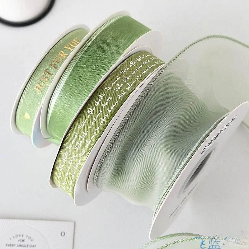 

Набор для рукоделия: браслет из шелковой ленты с цветком жасмина, инструменты для работы с проволокой, натуральные цветочные элементы, бусины, нити, кольцо-браслет