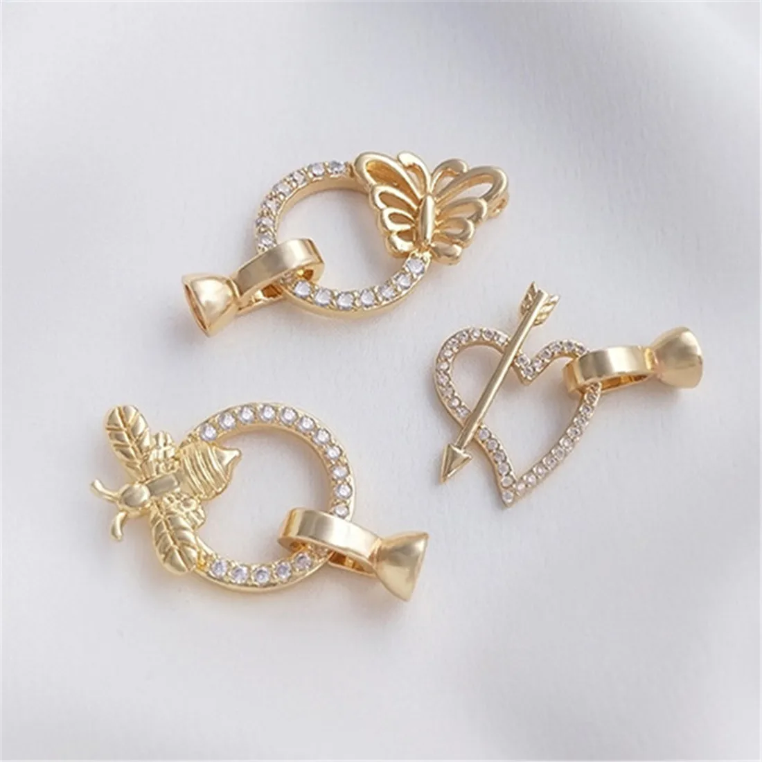 

14K Gold Inlaid with Zircon One Arrow Piercing Butterfly Bee Pearl Necklace Connecting Buckle Closing Buckle DIY Accessories