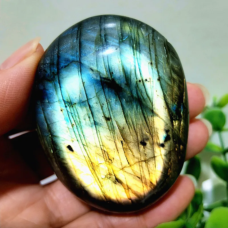 Natural Labradorite Blue Light Yellow Light Palm Stone Crystal Feng Shui Witchcraft Meditatio Spiritual Reiki Healing Ornament