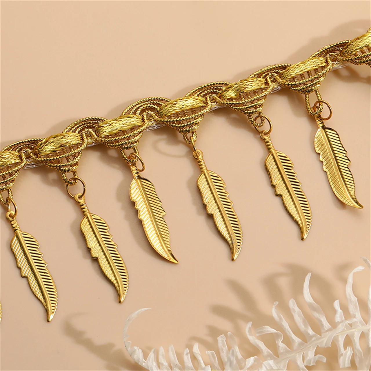 

50pcs/lot Ostrich Feather 60-65cm/24-26inches Wedding Feathers for Craft Home Celebration Jewelry Party Plumes