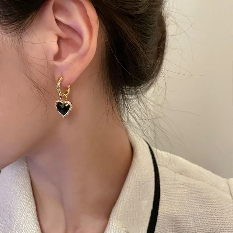 Fashion Black LOVE Heart Zircon Drop Earrings for Women Couple Creative Elegant Holiday Party Jewelry Accessories