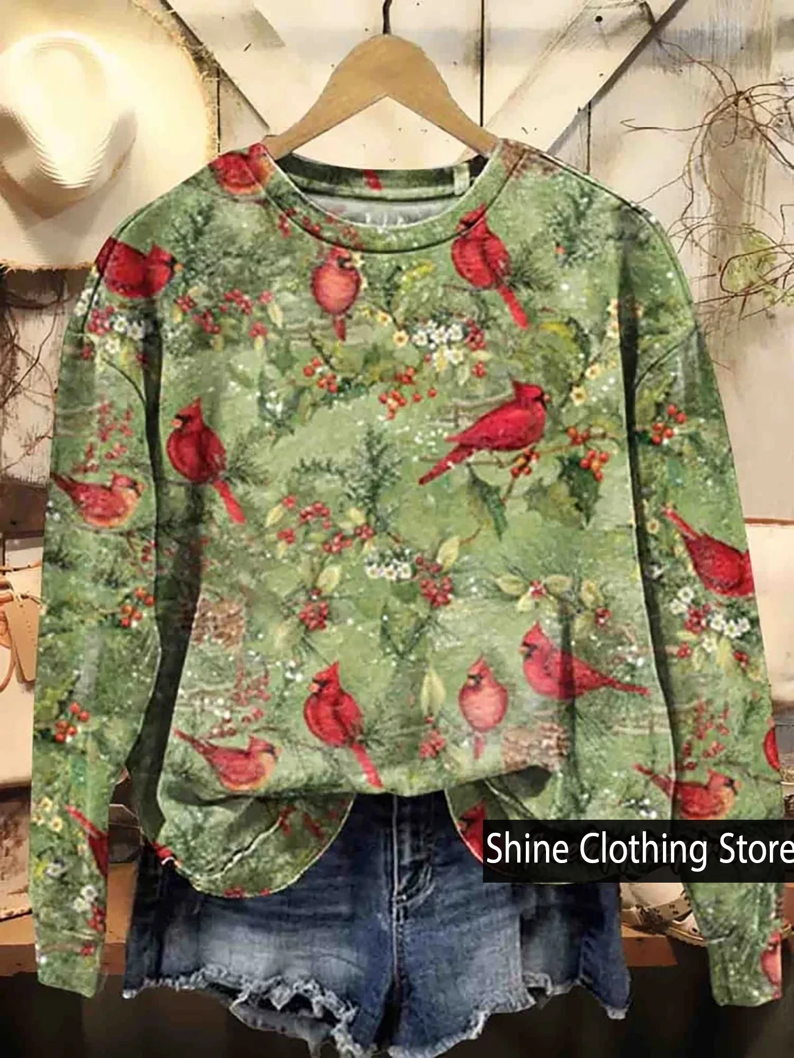 New Arrivals Women's Christmas Vintage Red Bird Pattern Print Casual Crew Neck Sweatshirt Comfortable Tops for Women