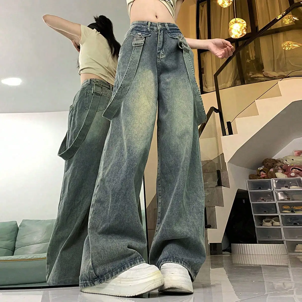 American Retro High-Waisted Denim Suspenders Wide-Leg Pants for Autumn and Winter with Pear-Shaped Body, Loose Narrow Version, Slim Straight Pants