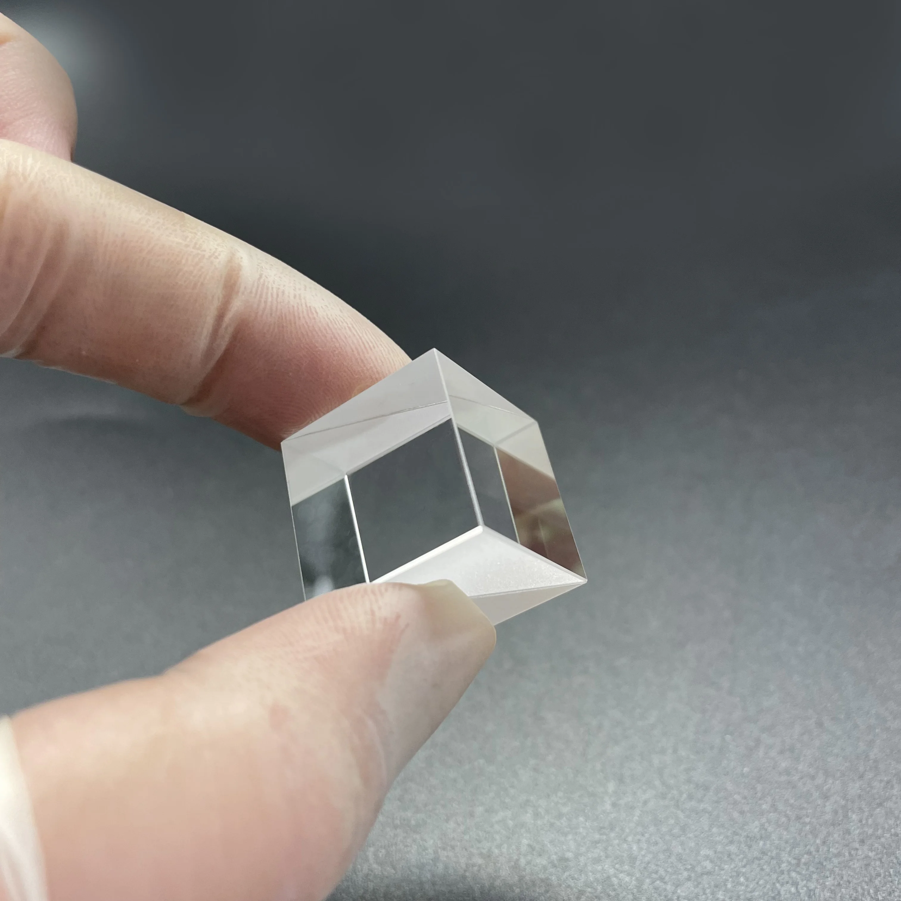 10/12.7/15/20/25.4mm Optical Glass(Non-polarizing)Beam Splitter Prism For Precision Instrument Split Ratio 50: 50