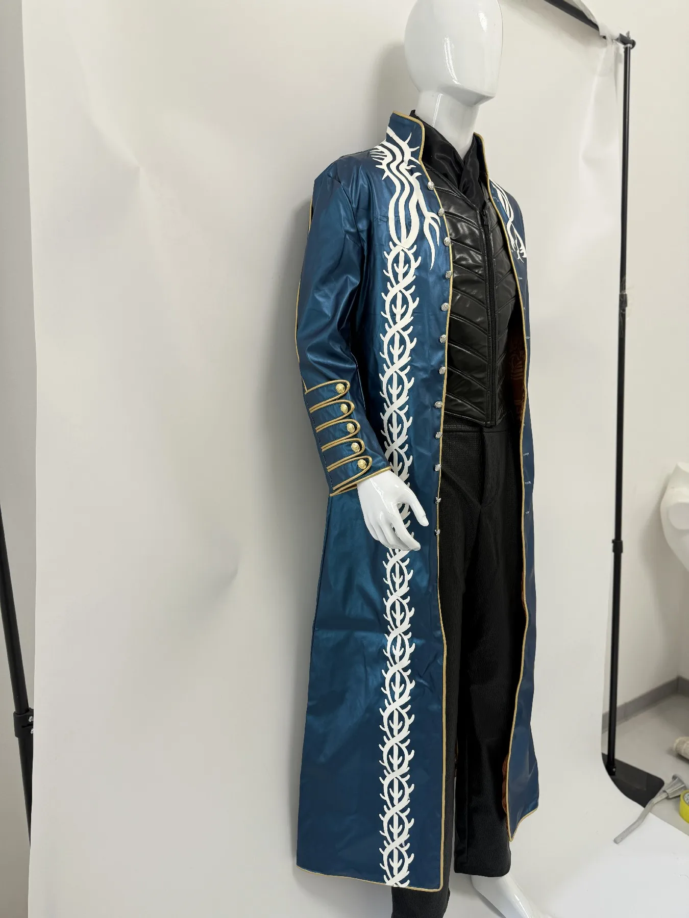 DMC 3 Blue Vergil Cosplay Costume Leather Coat Jacket Halloween Suit - view 4