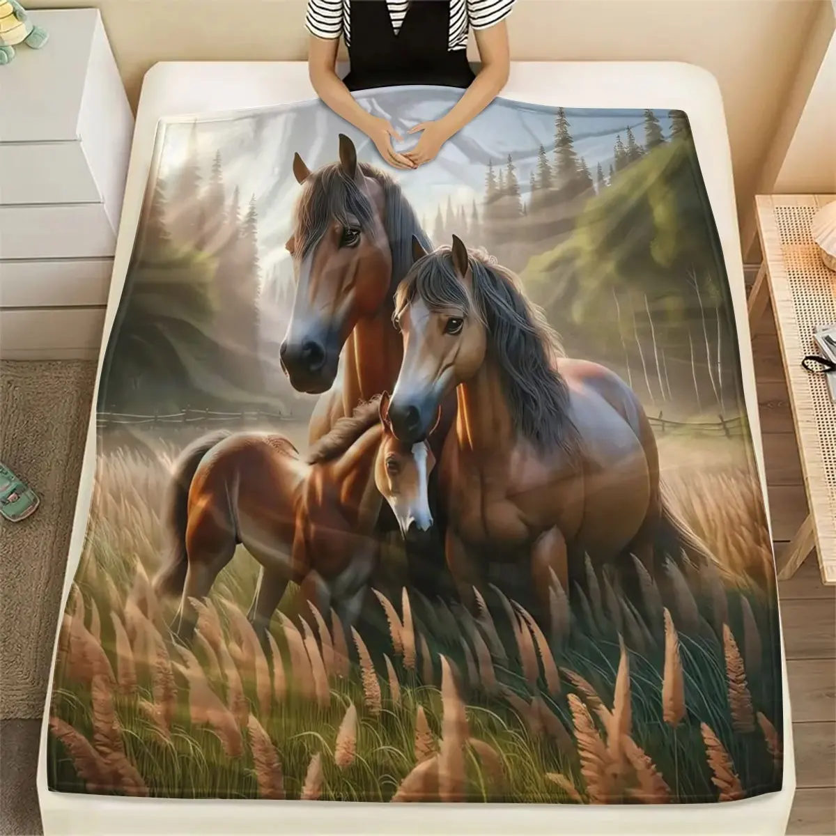 A Family-Themed Fleece Blanket Featuring Horse Patterns, Refreshing And Comfortable, Suitable for All Seasons. This Soft And War
