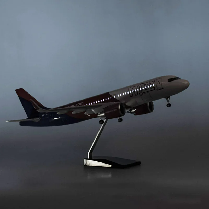 바퀴 달린 1/80 헝가리 비행기 A320 NEO Wizz 항공 조명, 다이캐스트 송진 비행기 모델 컬렉션 디스플레이 팬, 2025 신제품