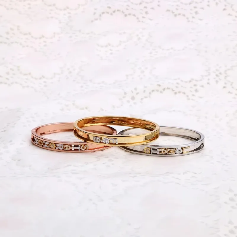 اسم مخصص الأزياء الأوروبية والأمريكية شخصية انزلاق الزركون الإنجليزية إلكتروني أحجار الميلاد DIY المنزلق سوار هدايا عيد الميلاد