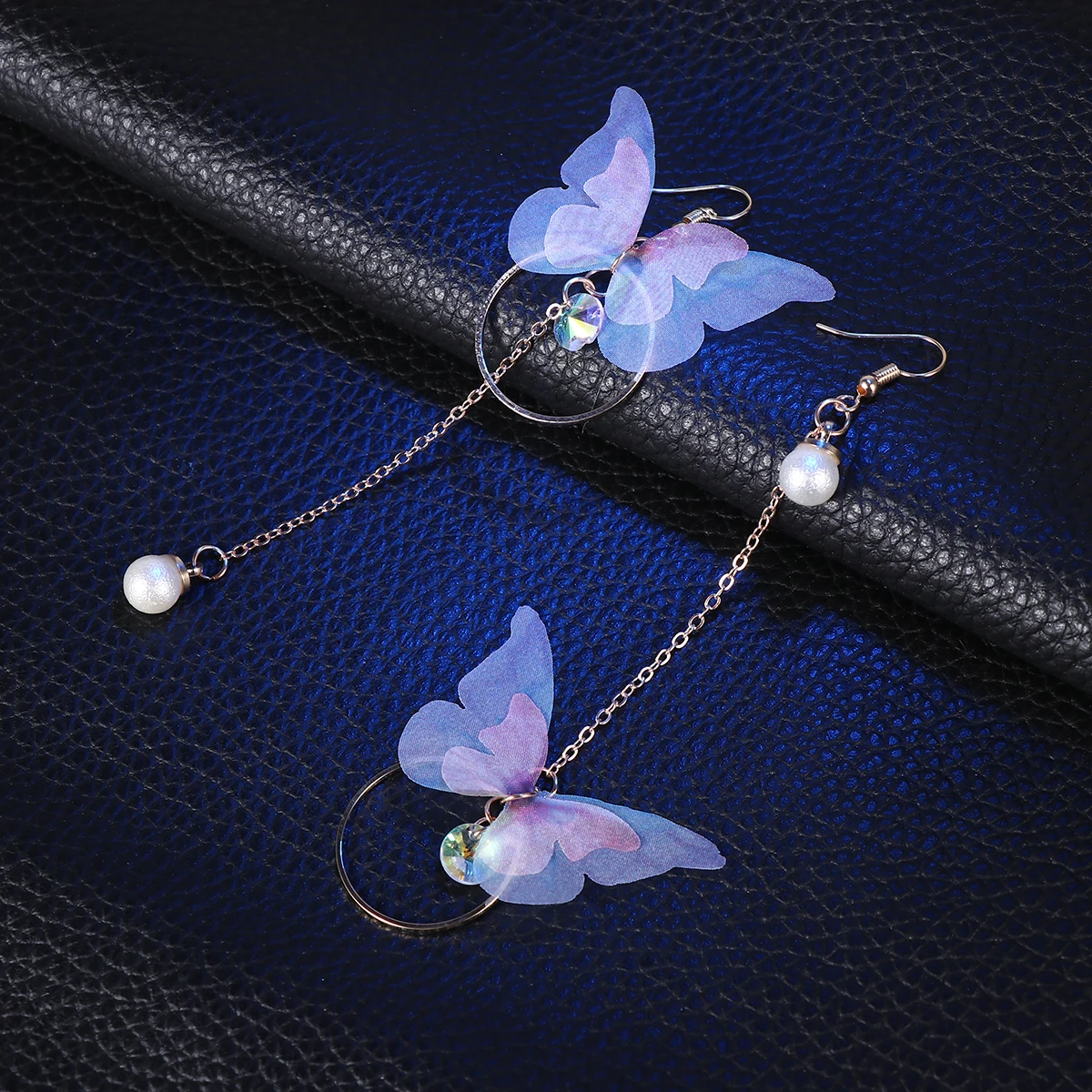 

Retro Asymmetric Dangle Earrings Imitation Alloy Section Wings Earrings(Gold)