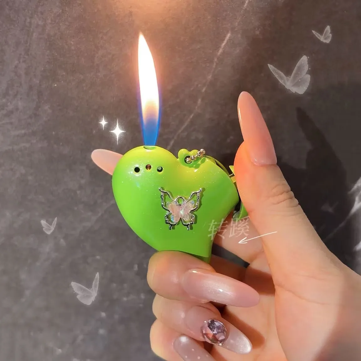 Originelles Design Mini-Liebesanhänger Aufblasbares Feuerzeug mit offener Flamme, Hochwertiger Metallanhänger