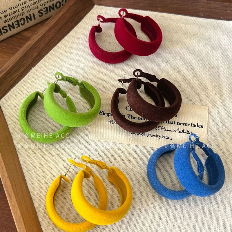 GANPUP Niedliche Bunte Runde Creolen für Damen, Modischer Neuer Piercing-Schmuck, Accessoire, Geschenk für Party und Urlaub. – Detail 5
