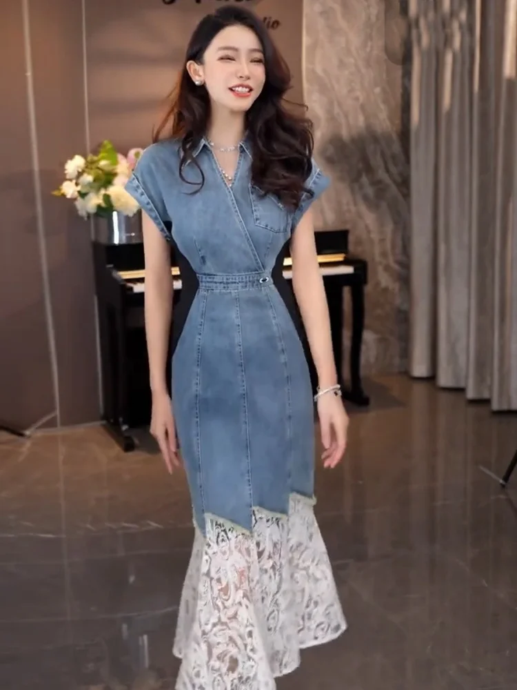 

Женское джинсовое платье миди с кружевными вставками и эффектом утяжки на талии, лето 2026, винтажный гонконгский стиль, модное, цельное