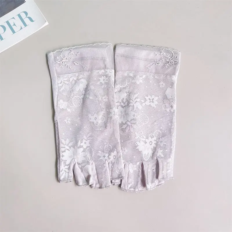 Women\'s Summer Cycling Lace Ice Silk Short Half-finger Anti-UV Thin Sunscreen Fingerless Gloves