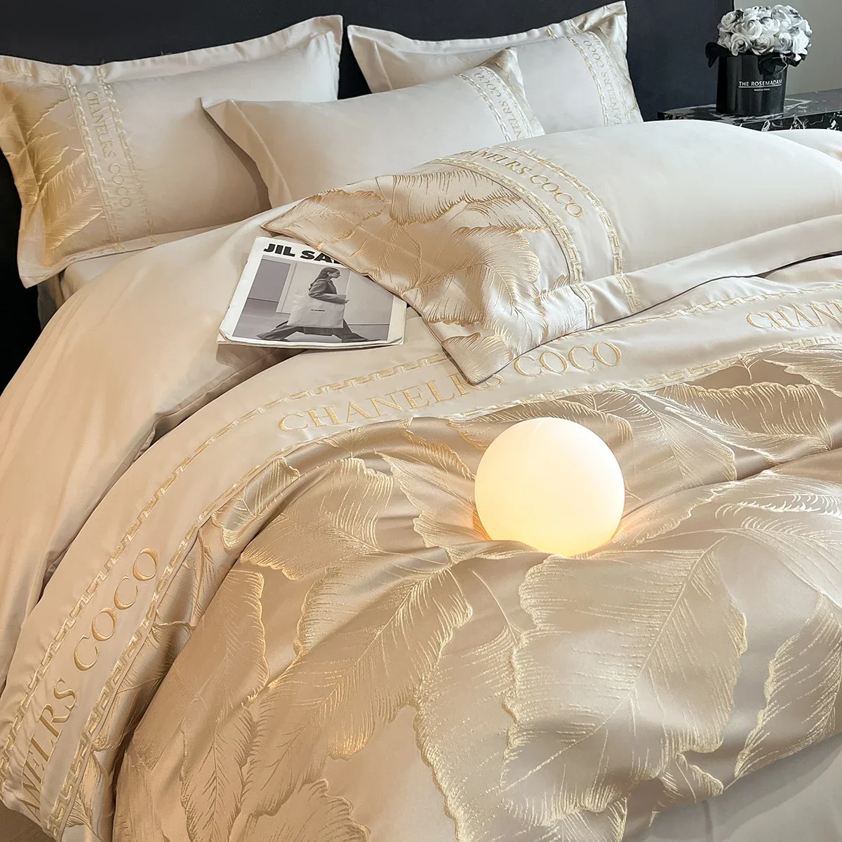

New thickened sanded bed four-piece set of high-grade carved washed cotton sheets