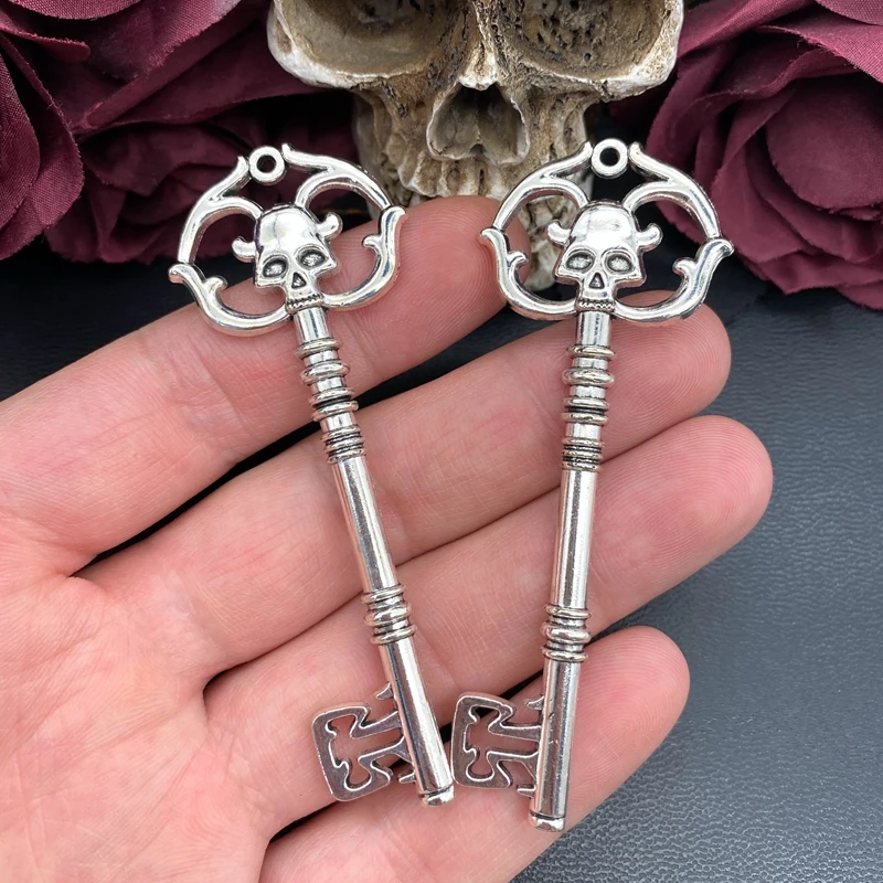 2 pçs 82x31mm goth antigo prata crânio encantos crânio chave charme pingente para diy jóias fazendo artesanal jóias artesanato descobertas