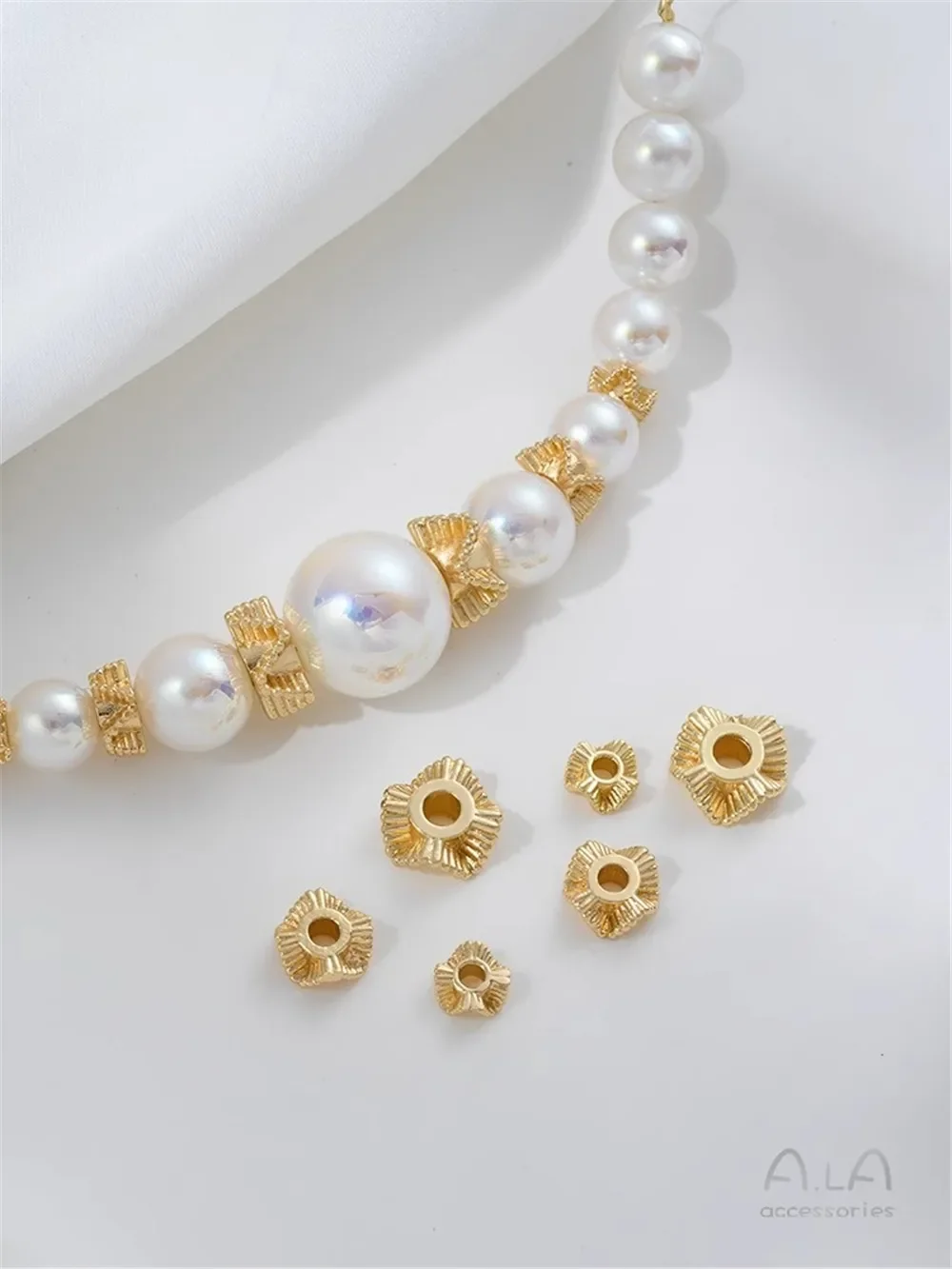 Partición de encaje ondulado plisado envuelto en oro de 14K, accesorios de partición con cuentas hechos a mano, materiales de joyería hechos a mano K009