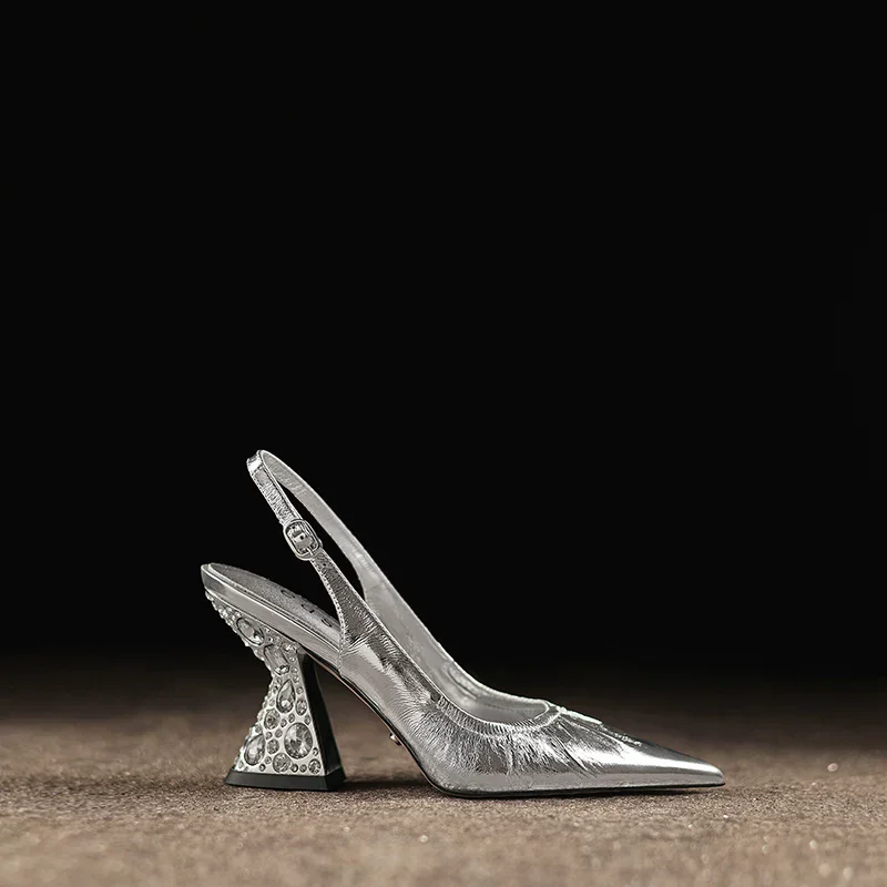 Spring and summer new pointed leather wrinkled crystal coarse heel sandals for banquets, small size high-heeled women's shoes