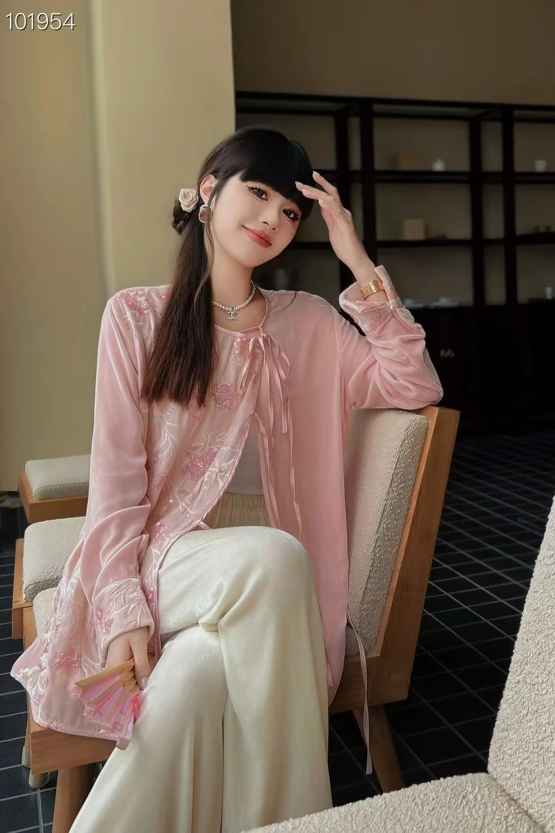 High Quality Spring and Autumn New O-Neck Silk + Velvet Sequin Embroidered Top Young Pink Lace Up Mid length Shirt Women S-XL