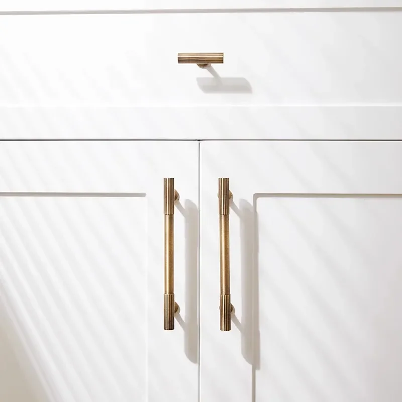 Light Luxury Modern Surface Mounted Brass Solid Handle Single Hole Vertical Pattern Rolled Flower Clothes Cabinet Drawer Handle